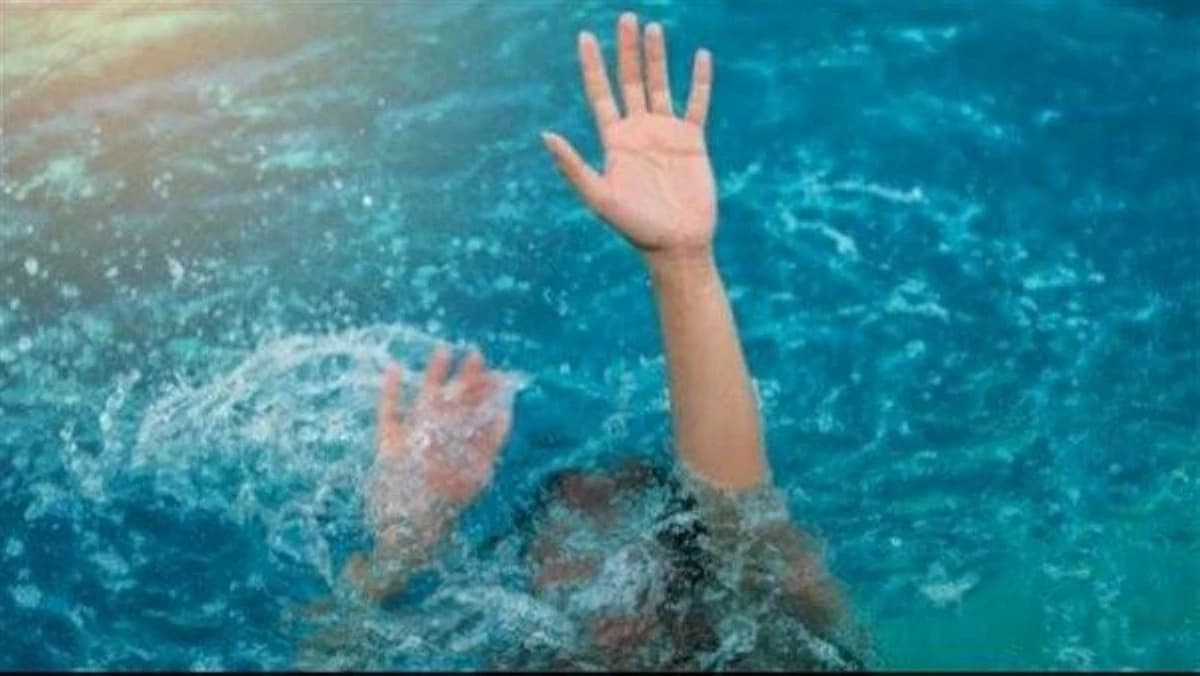 Swimming pool officials in Giza detained after child drowns