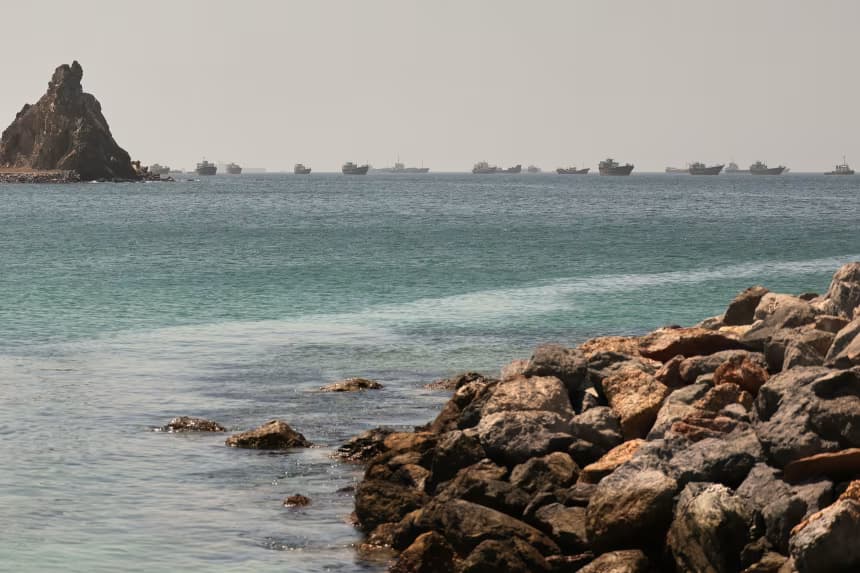 Iran announces imminent agreement with Oman on Strait of Hormuz