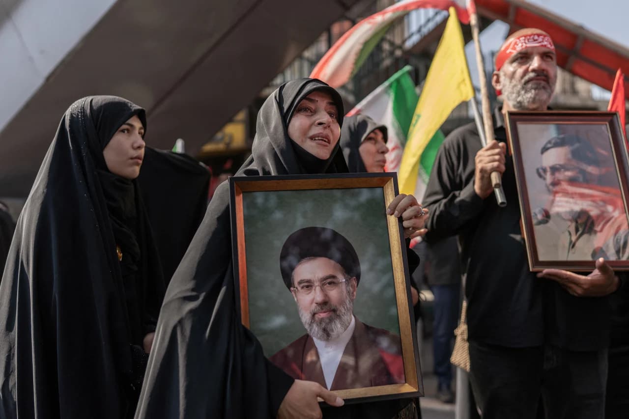 Iran’s supreme leader pledges “revenge” for his father’s killing