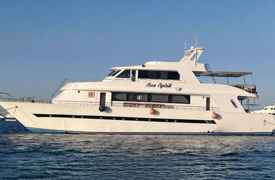 One crewmember from sunken boat in Jabal al-Zeit dies from electrocution