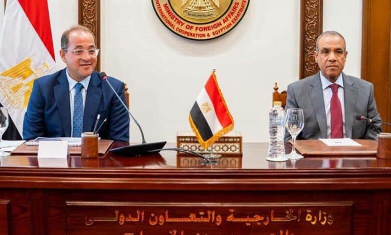 FM, Finance Minister discuss boosting economic diplomacy