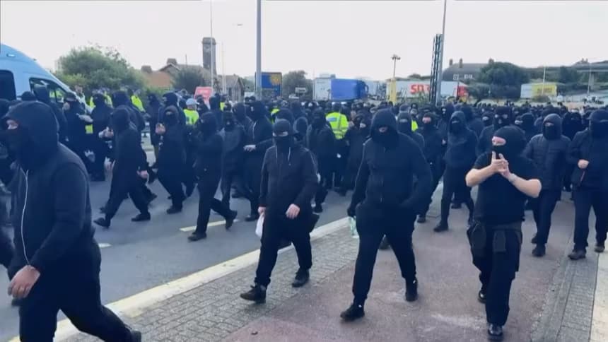 Masked men block traffic to UK’s Port of Dover in apparent anti-immigrant protest