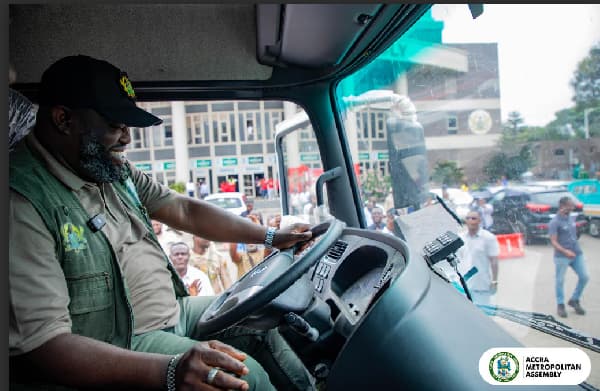 AMA outdoors 2 new compactor trucks to strengthen waste collection