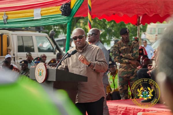 Health workers in underserved areas to receive 20% salary incentive – Mahama