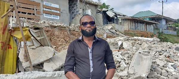 Jomoro Municipal Assembly demolishes unauthorized storey building at Elubo