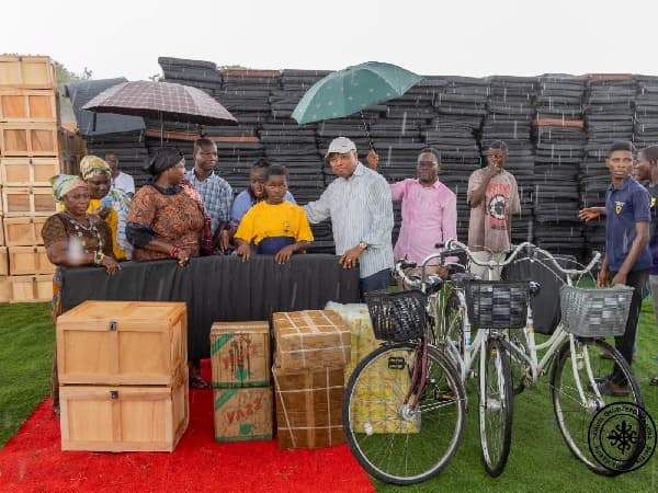 2,269 fresh SHS students in North Tongu receive support from Ablakwa