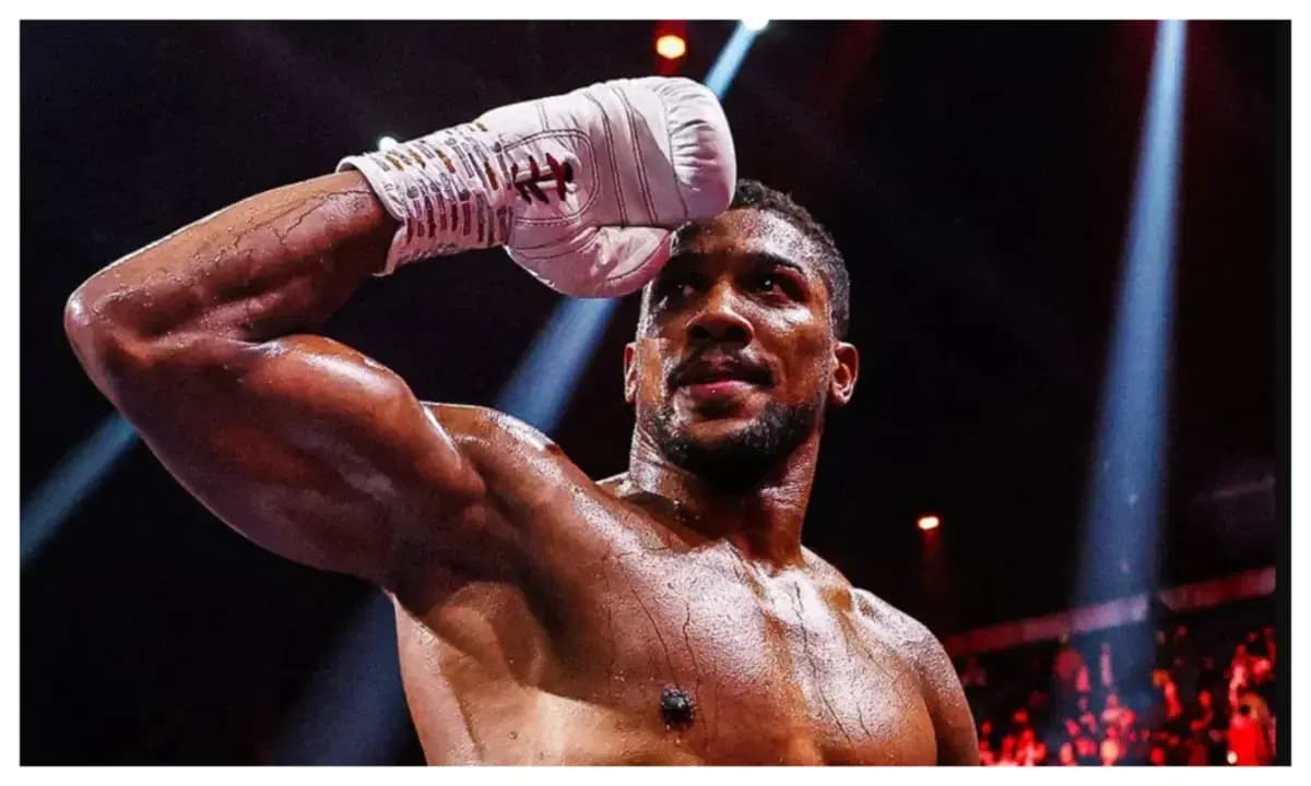 Hearn says Fury-Joshua must take place in UK under current deal