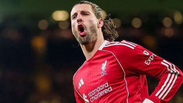 Liverpool midfielder Szoboszlai signs new contract