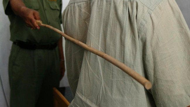 Bus conductor to receive 10 strokes of cane for slapping passenger