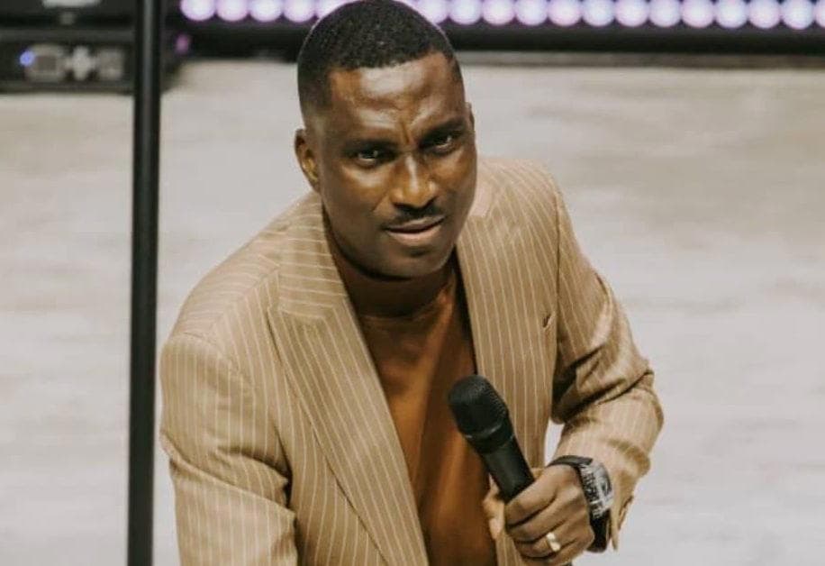 Video: Nigerian pastor promises members millionaire status in 90 days