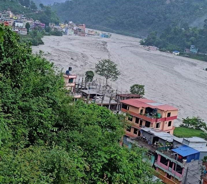 Deadly floods hit Nepal-Tibet border, 384 tourists missing