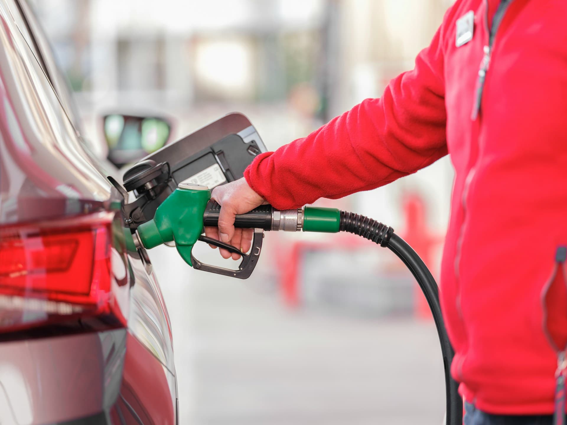 Brent Crude prices top $100 per barrel – Trading data