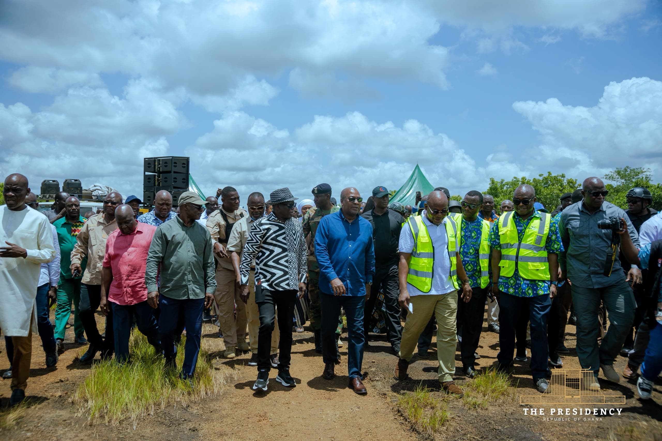 President Mahama inspects Bolgatanga-Bawku-Pulmakom road project