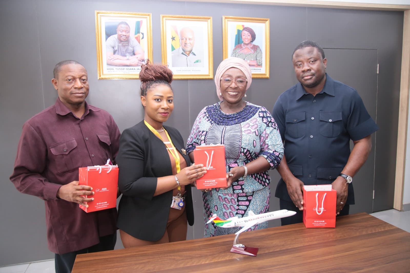 Tourism Minister urges AWA to promote tourist attractions through passenger information