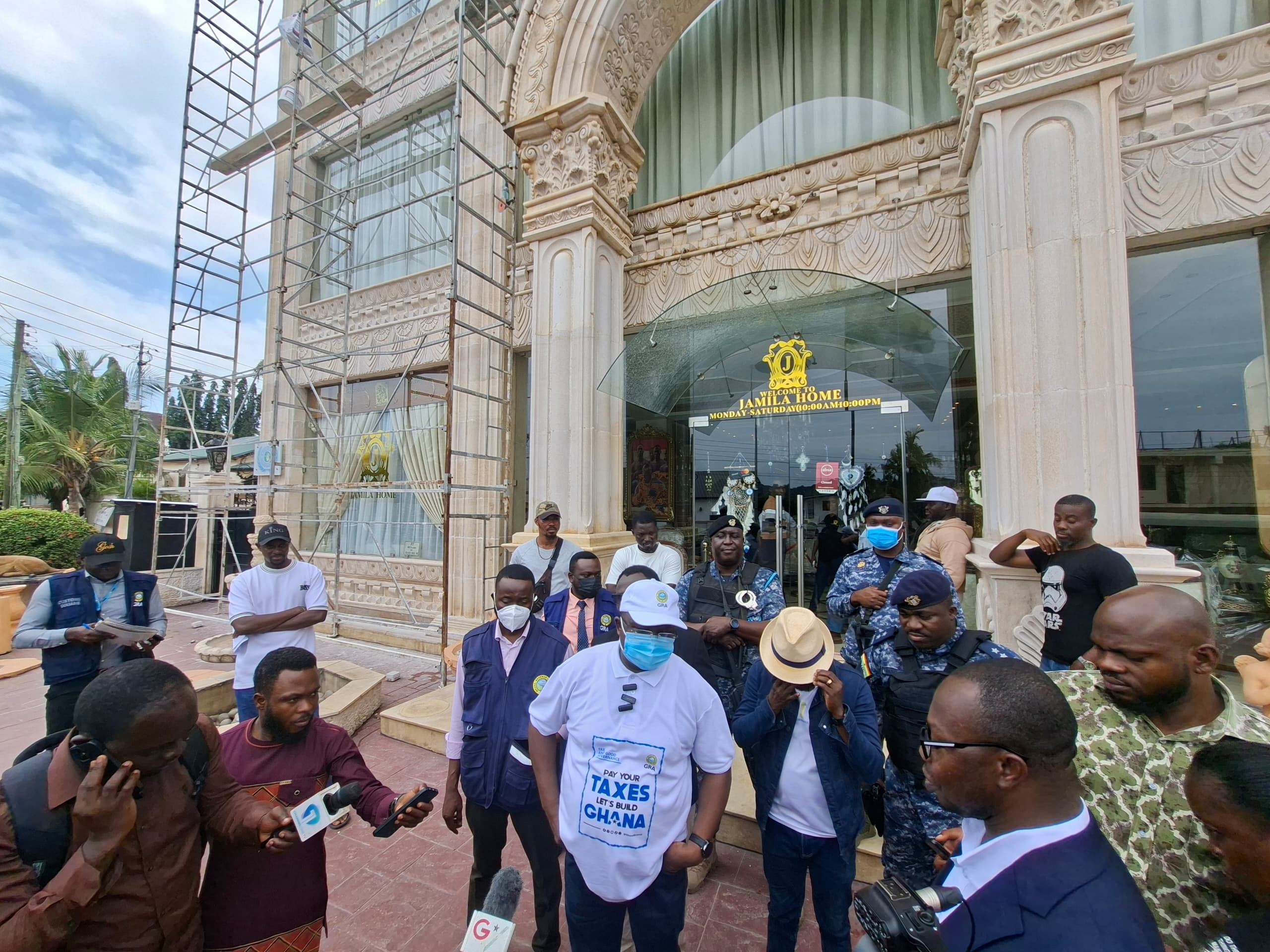 GRA explains customs duty transaction involving passenger at airport