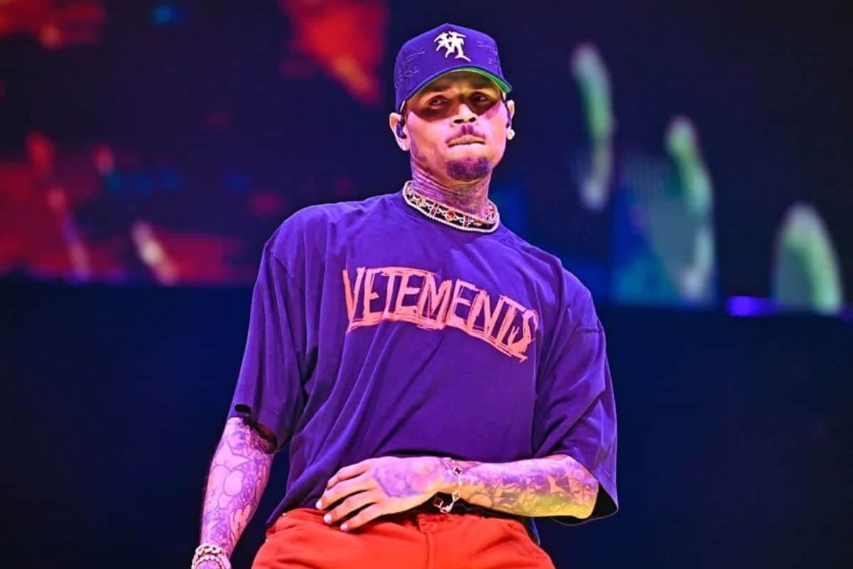 US singer Chris Brown admits new brawl charge, avoids UK trial
