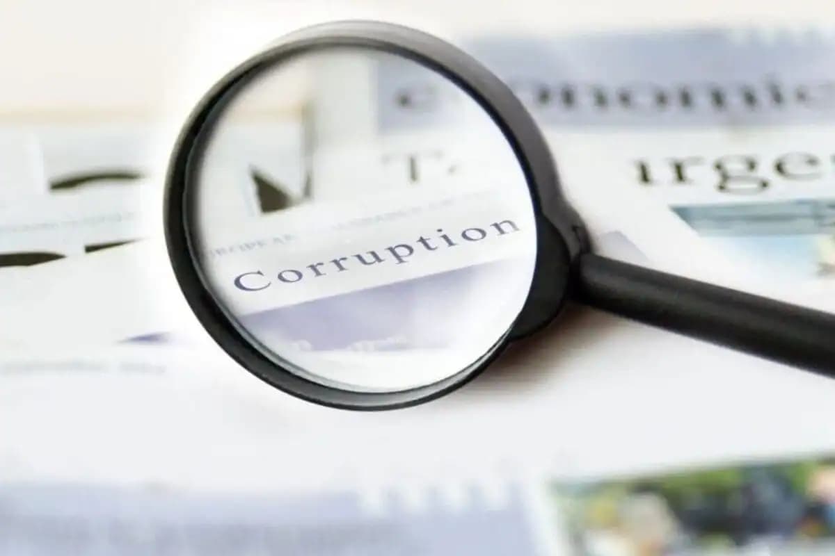 Top officials stay in power after exposés