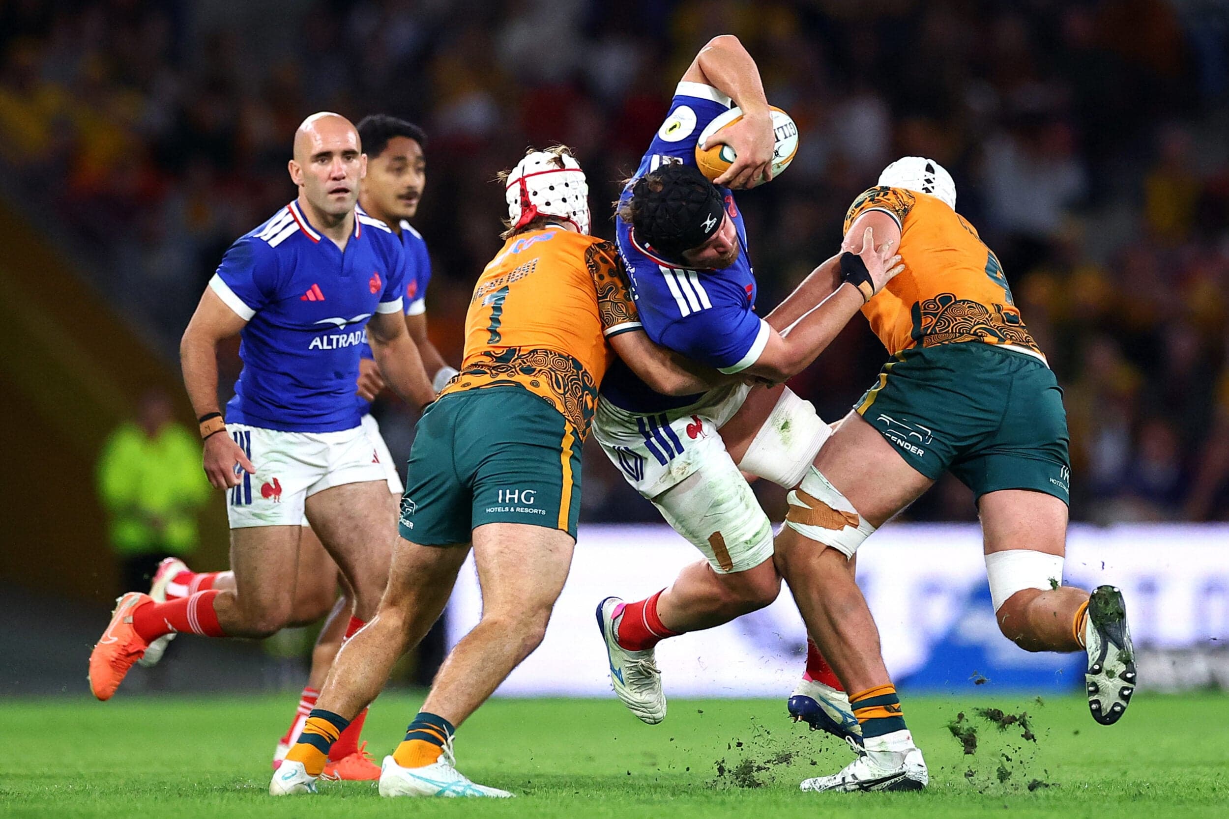 France overwhelm Australia 42-26 in Nations Championship