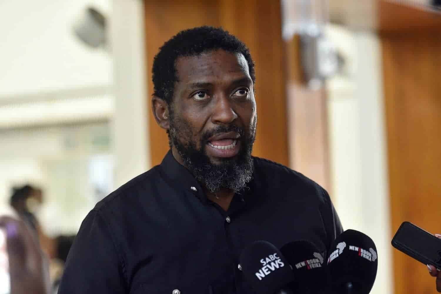 Manamela moves to appoint independent assessor at University of Venda amid governance crisis
