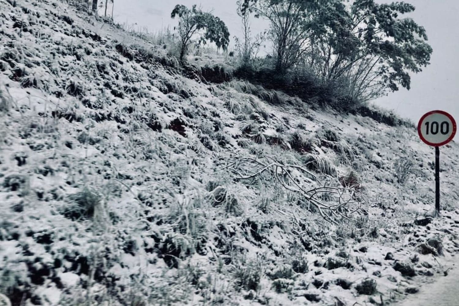 Joburg hiker rescued after surviving freezing night in the Drakensberg