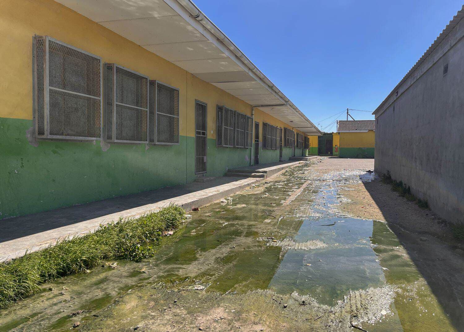 Seeping sewage empties primary school in Khayelitsha