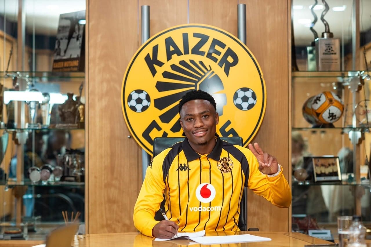 OFFICIAL – Chiefs confirm Phili signing