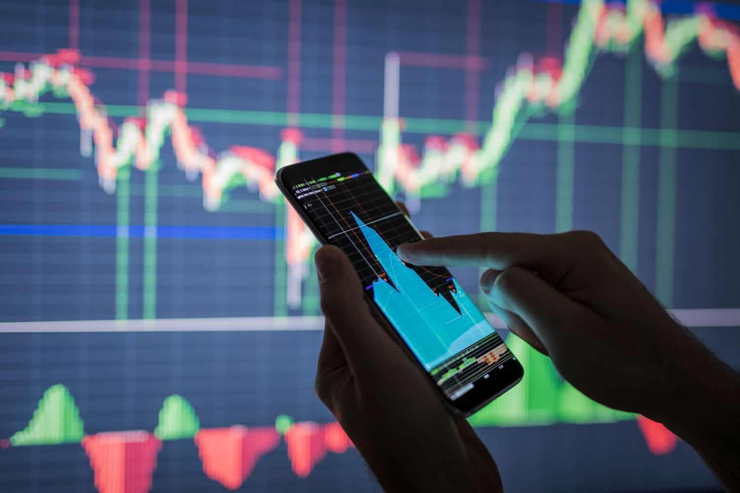 Want to make money by buying shares? Here are 5 lessons on investing