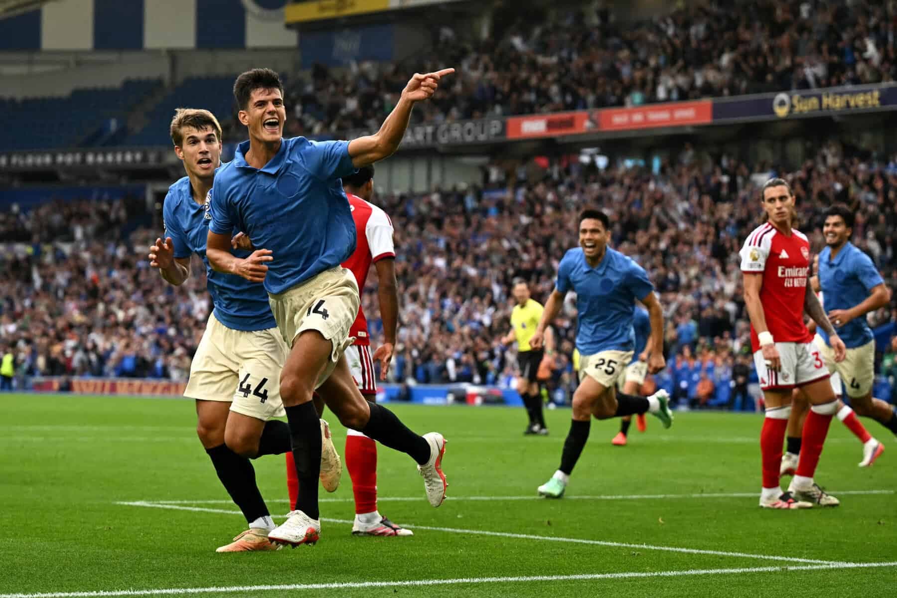 Arsenal beaten by Brighton to end perfect Premier League start