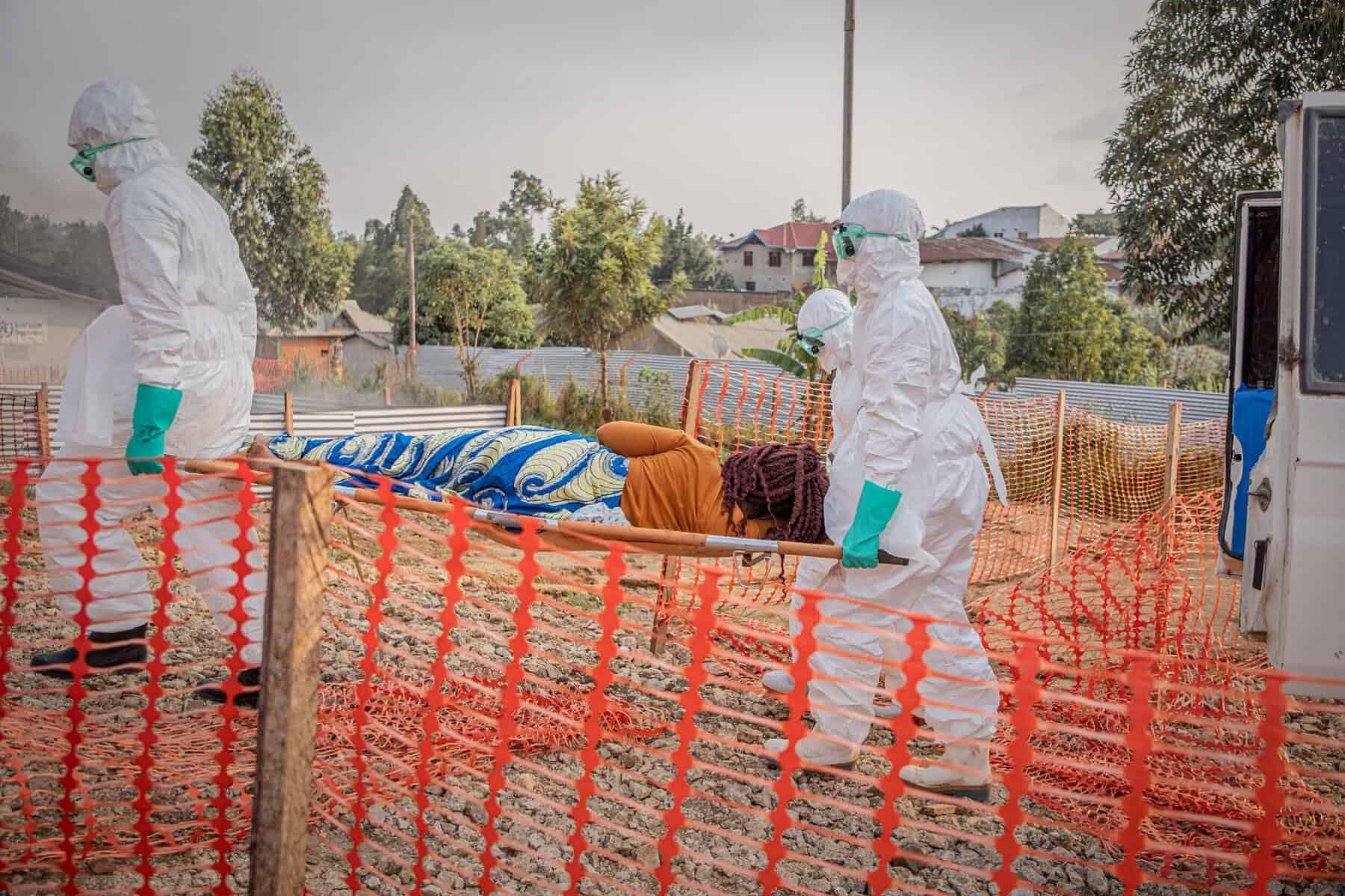 5 000 more healthcare workers needed to tackle Ebola in DRC, WHO says