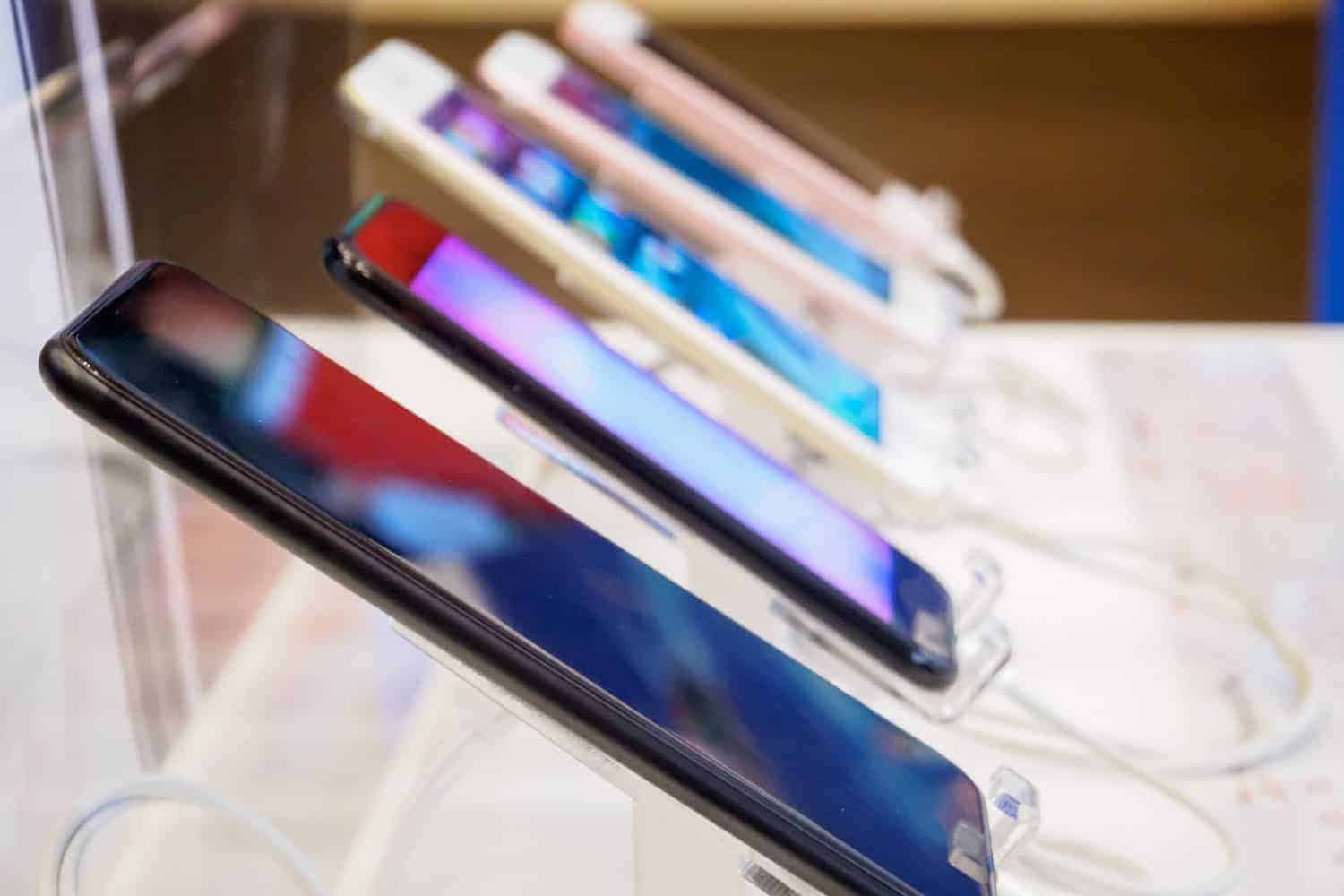 Cheap smartphones vanishing: 230 million sub‑$200 devices to disappear by 2030