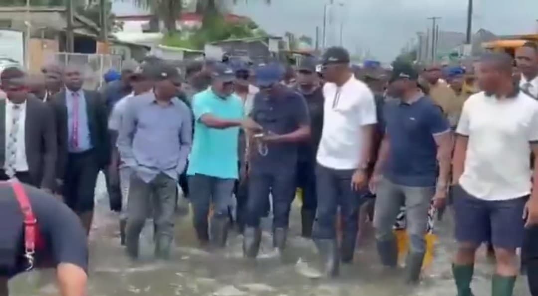 Sanwo-Olu, officials visit flood-hit Lagos communities, reassures residents