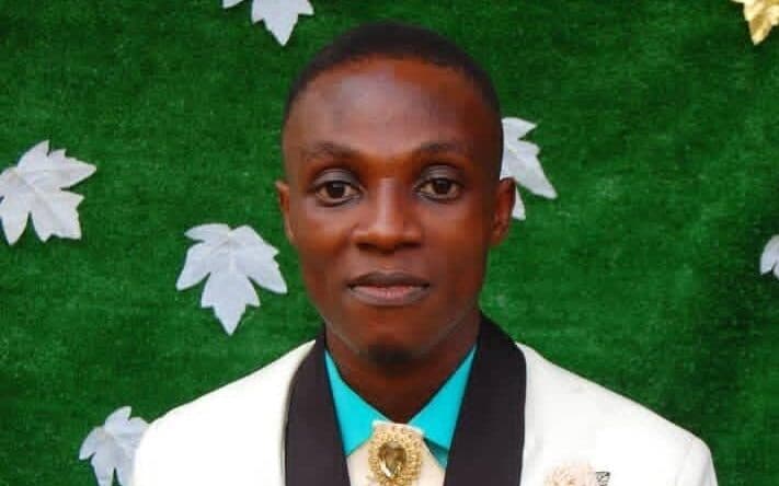 Visually impaired educationist, who scored 80% in Akwa Ibom CBT, begs Eno for job