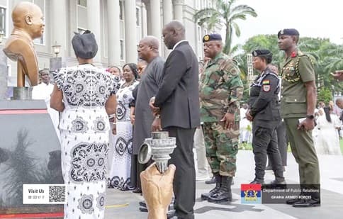 President unveils cenotaph in honour of late Defence Minister