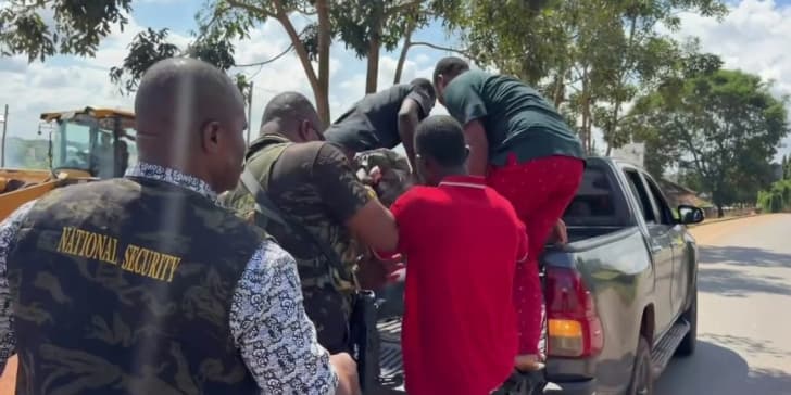 VIDEO: 15 arrested over alleged sandwinning at Sewua in Ashanti Region on Accra-Kumasi Expressway