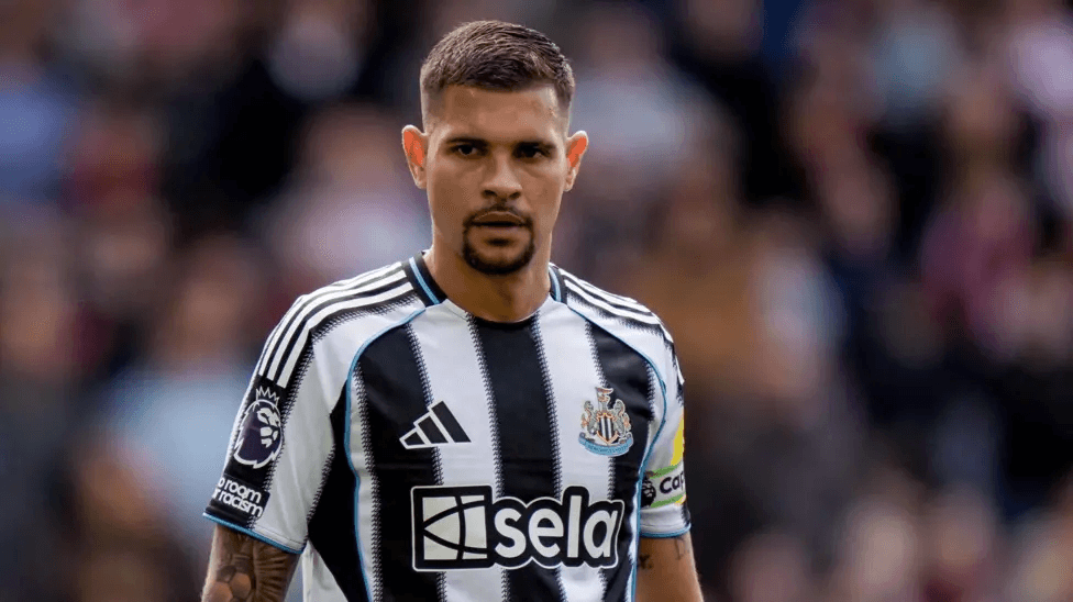 Arsenal target Guimaraes asks to leave Newcastle