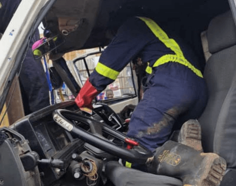Truck mate rescued after heavy-duty collision at Techiman
