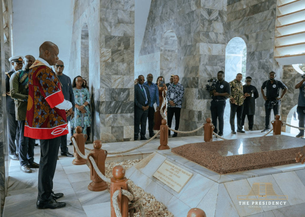 In Pictures: Gabon’s President pays tribute to Kwame Nkrumah on official visit to Ghana