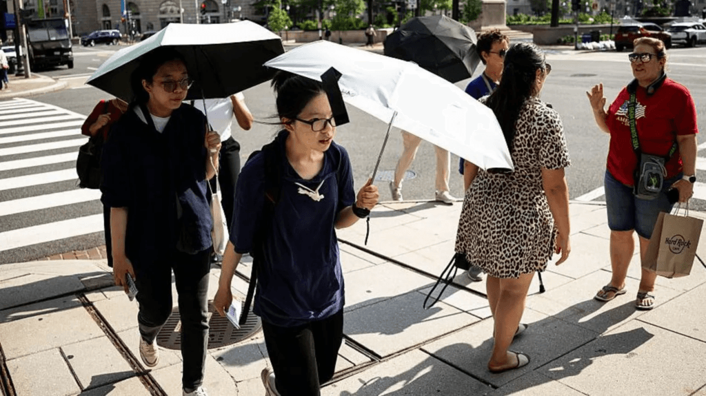 Dangerous heatwave scorches US as Fourth of July holiday kicks off