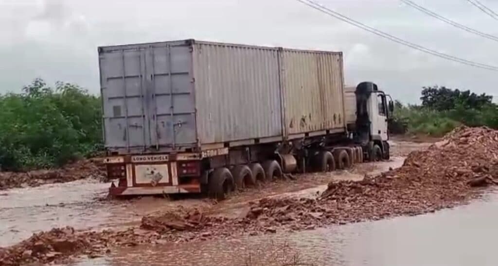 Valco-Kpone road turns nightmare as motorists fume, tanker drivers threaten fresh strike