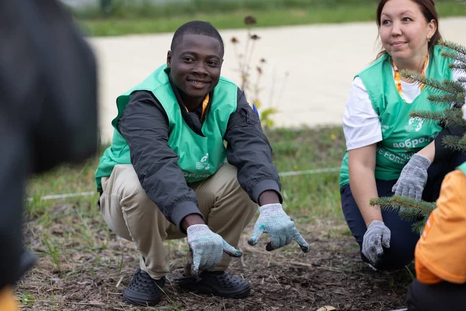 Russia: IFY 2026 participants plant friendship garden to promote climate solidarity