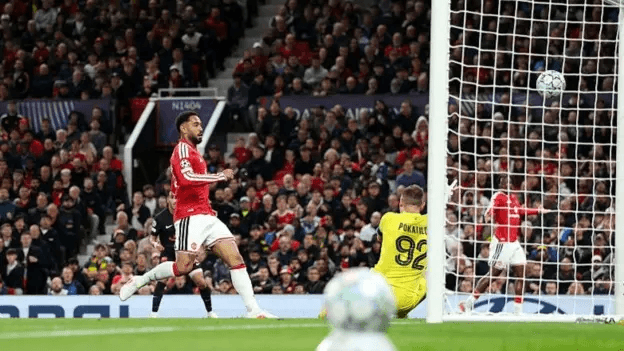 Man United cruise to victory on Champions League return