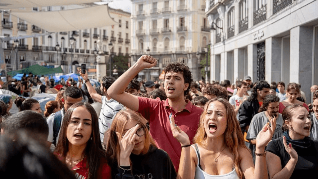 Spain announces ban on evictions after protests over 87-year-old woman’s removal from flat