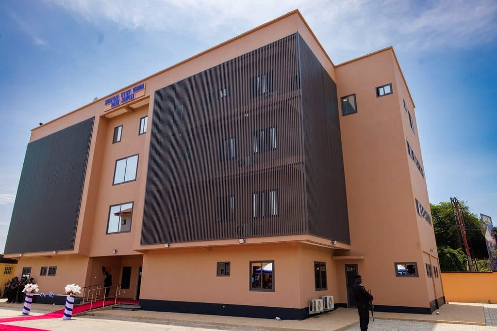 Photos: Mahama commissions 85-bed Police Hospital ward, donates two ambulances