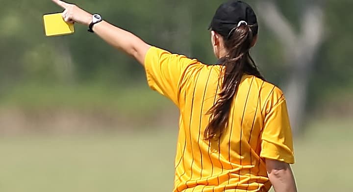 Female referee in Netherlands suffers concussion during match