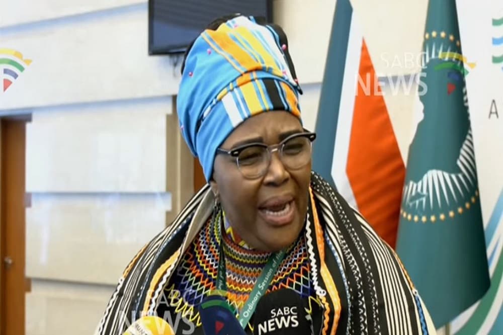 Majodina mum after hurling insults at a member of the public