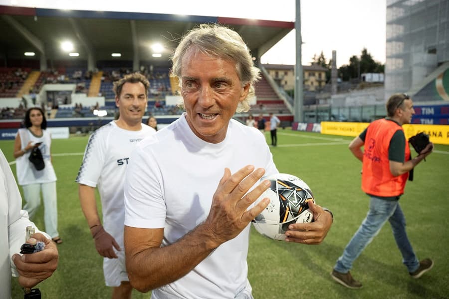Mancini returns as Italy coach with Ranieri as technical director