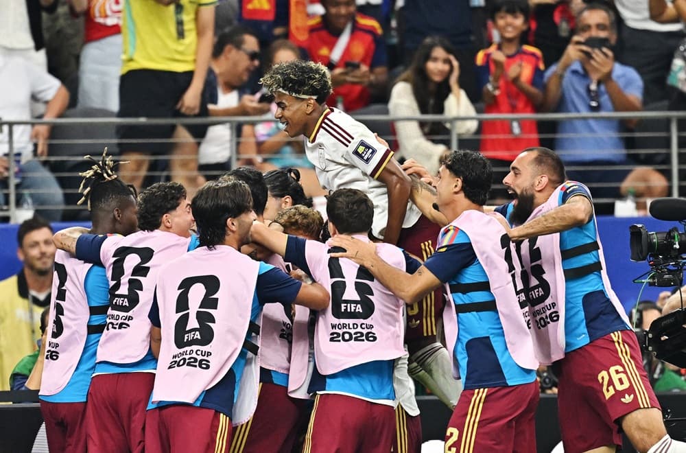 Spain choke the life out of France to reach World Cup final