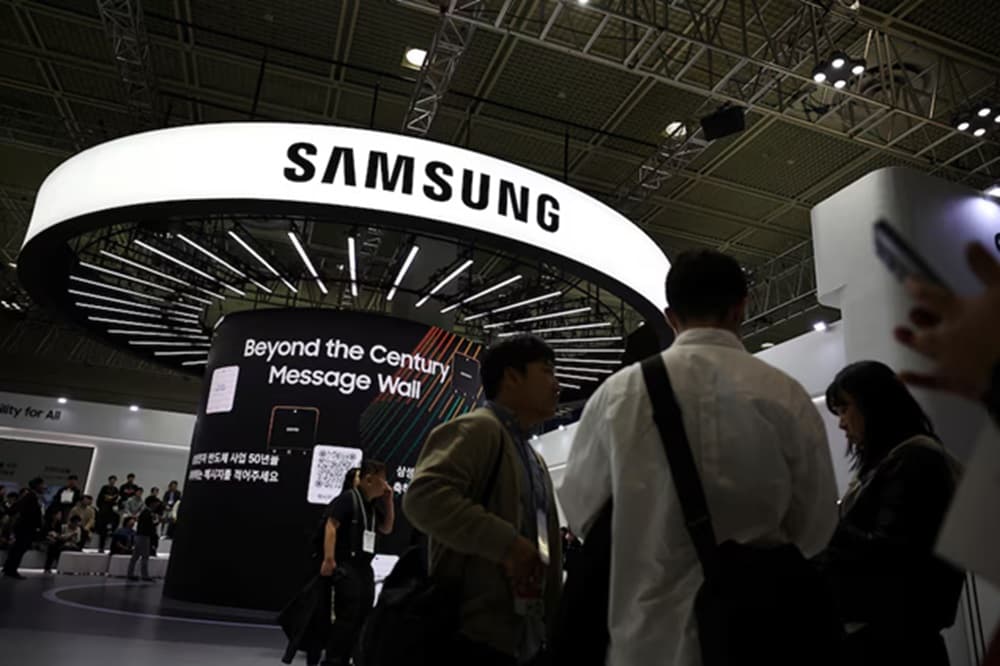 Samsung cuts US jobs, offers relocations ahead of HQ move