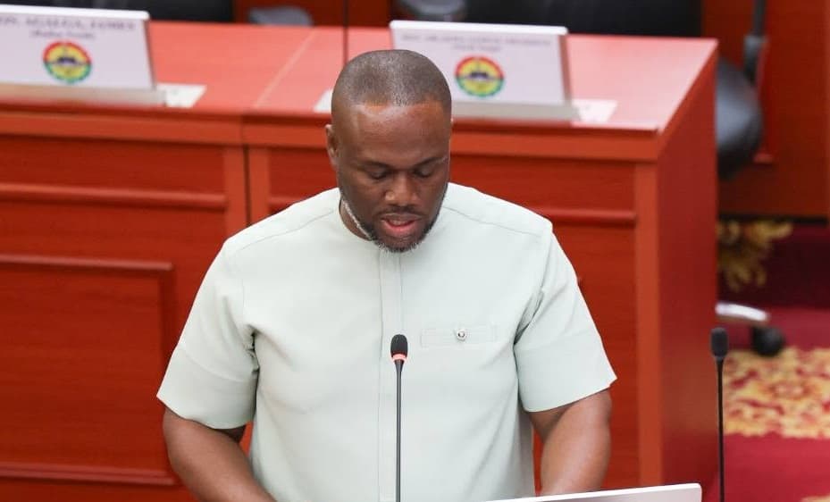 Ghana names new defence minister a year after predecessor died