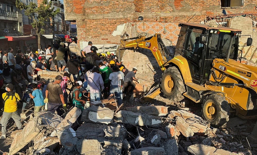 More than 100 killed after strongest quake hits western Colombia